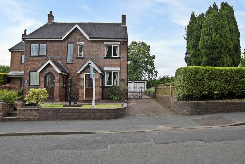 2 bedroom semidetached house for sale in Hilton Lane, Shareshill