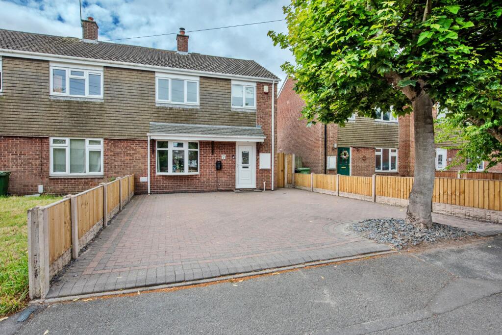 3 bedroom end of terrace house
