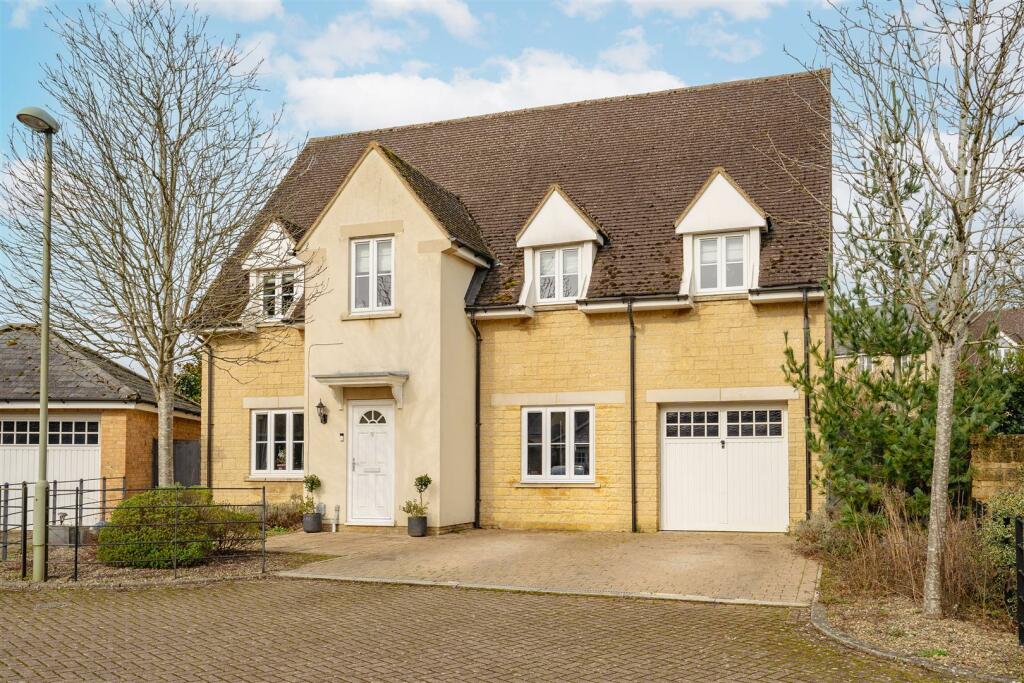 Main image of property: Fowlers Court, Chipping Norton