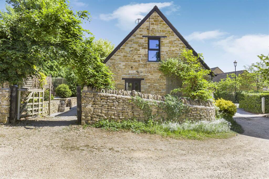 Main image of property: The Moat, Kingham