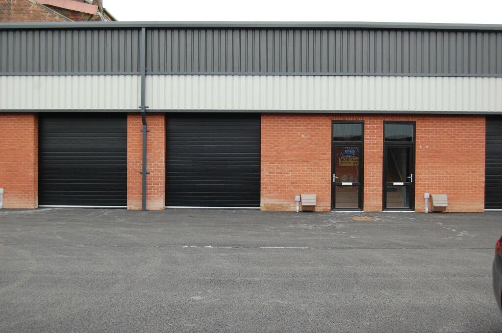 Light industrial facility to lease in Standish Street, Chorley