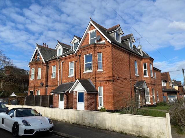 Studio flat for rent in Carysfort Road, Bournemouth, Dorset, BH1