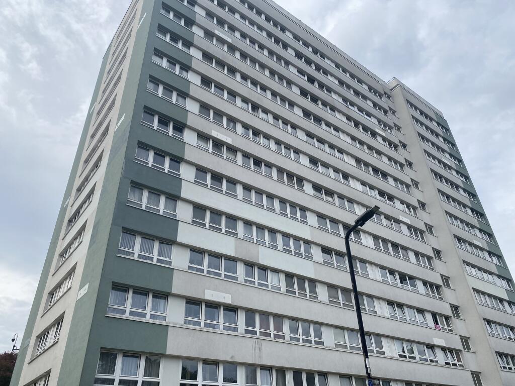 Main image of property: Meredith Towers, Tunstall Road, Thornhill, Southampton, Hampshire, SO19