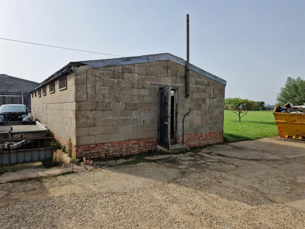 Commercial property to lease in Dallinghoo, Nr Woodbridge, Suffolk, IP13