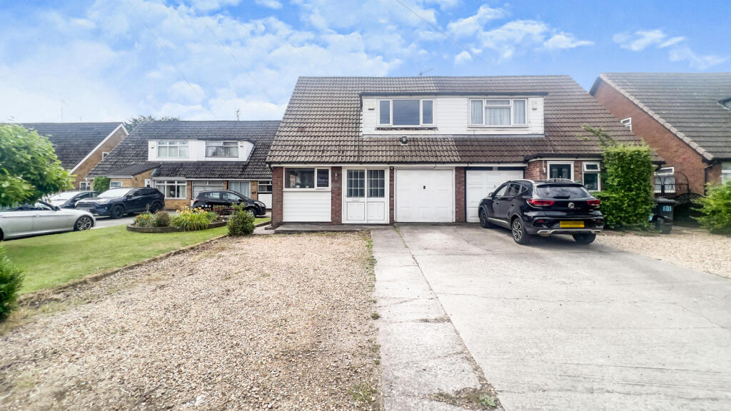 3 bedroom semidetached house for sale in Whitchurch Lane, Whitchurch