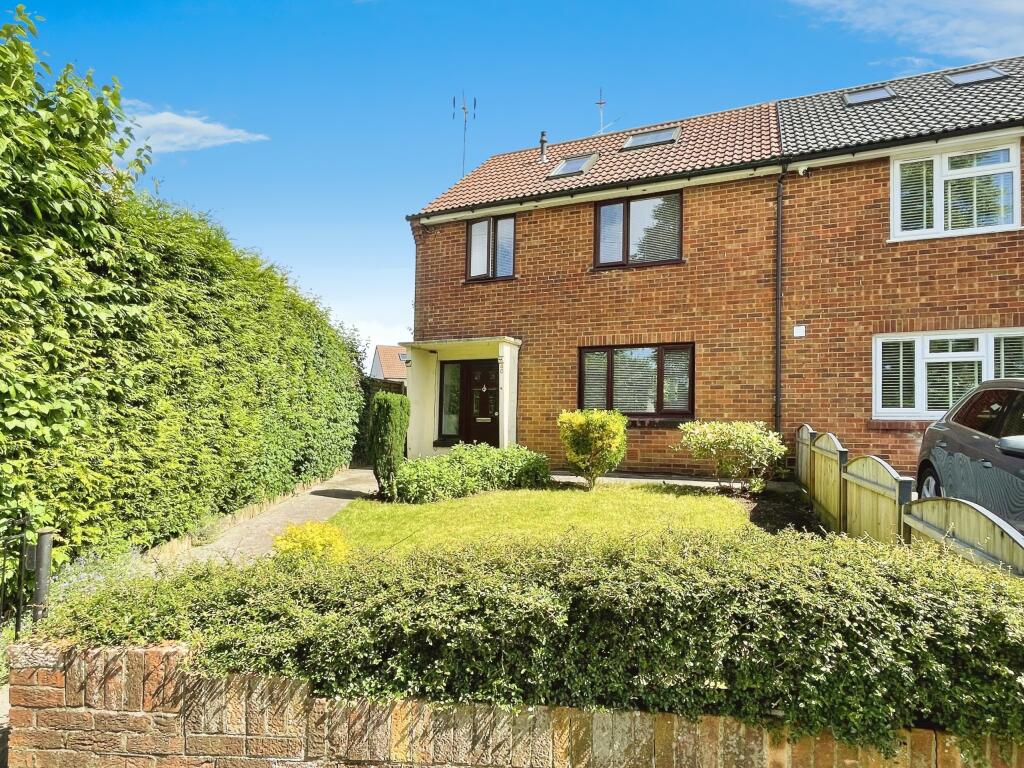3 bedroom end of terrace house for sale in Royal Road, Mangotsfield