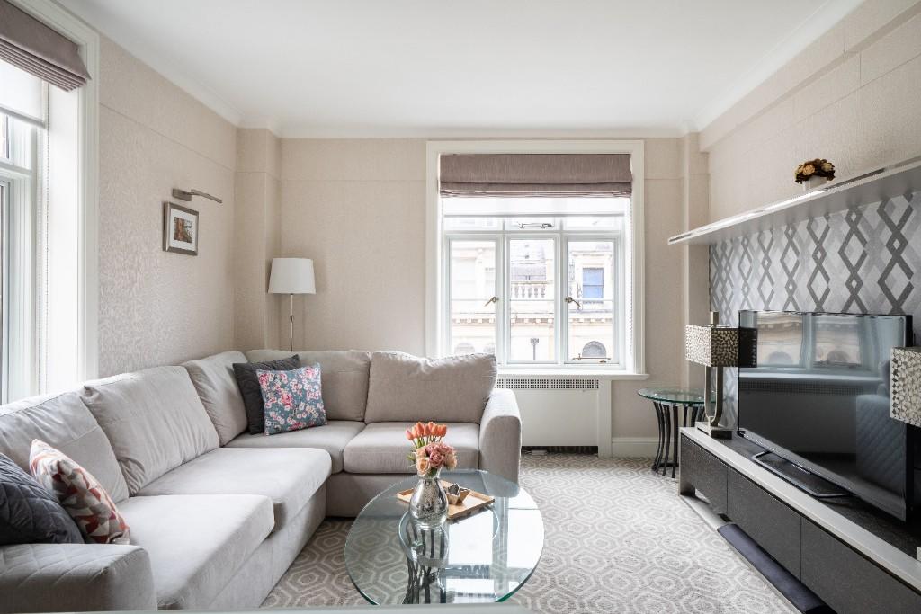 2 bedroom flat for sale in Chesterfield Gardens, London, W1J
