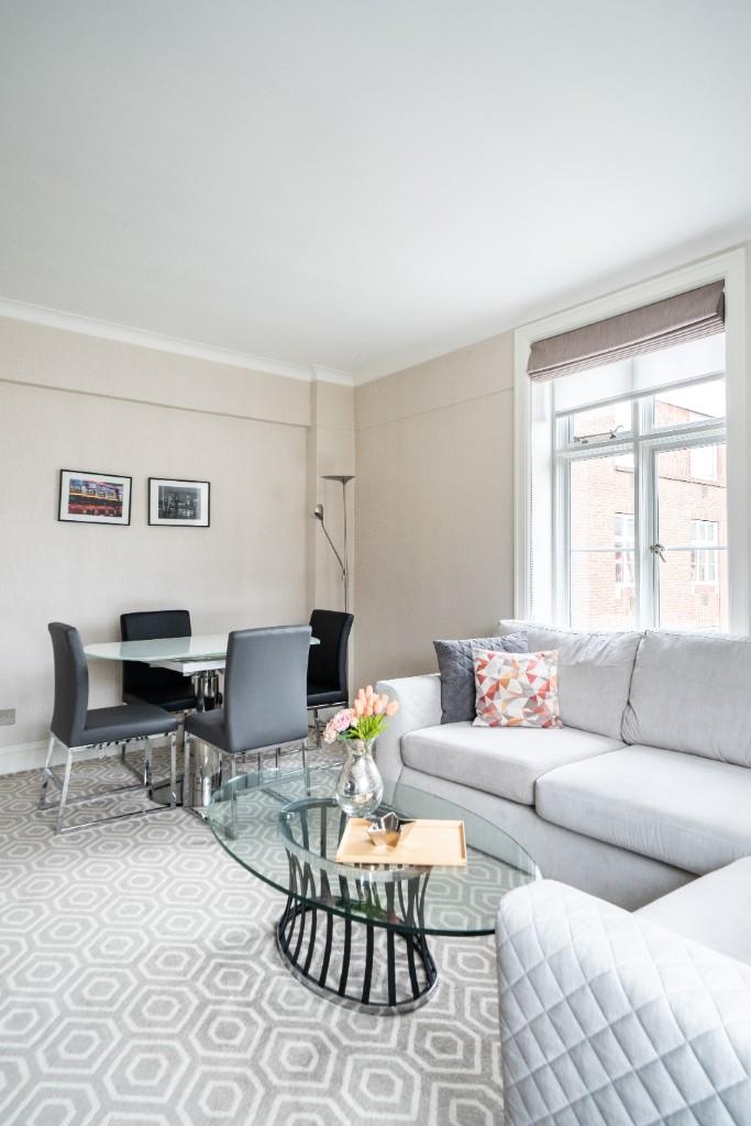 2 bedroom flat for sale in Chesterfield Gardens, London, W1J