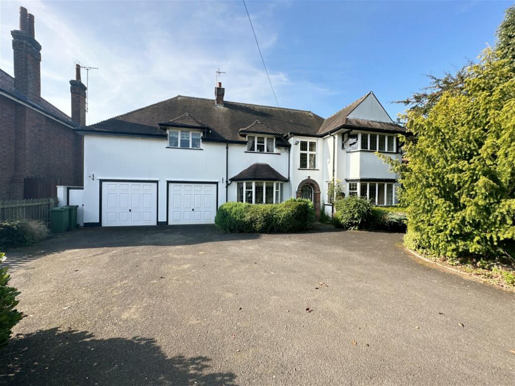 4 bedroom detached house for sale in Hinckley Road, Leicester Forest