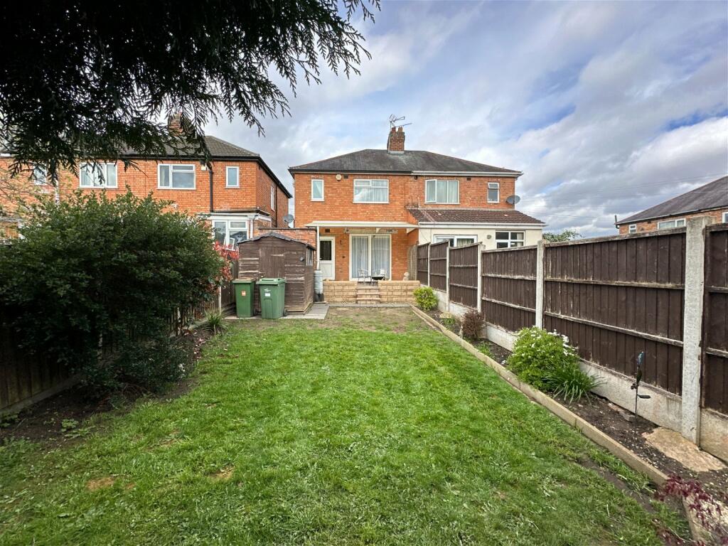 3 bedroom semidetached house for sale in Leyland Road, Braunstone Town