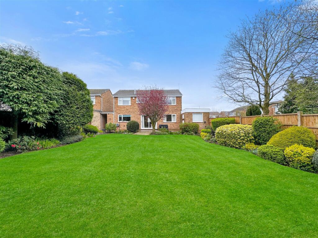 4 bedroom detached house for sale in Norfolk Road, Desford, LE9