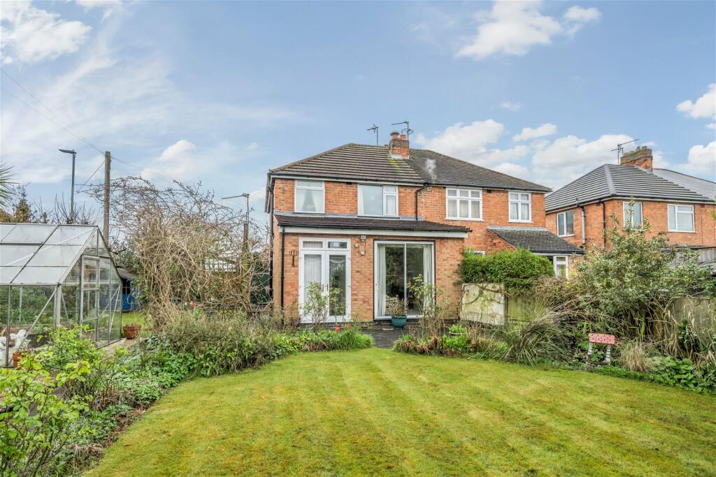 3 bedroom semidetached house for sale in Holmfield Avenue West, Leicester Forest East, LE3