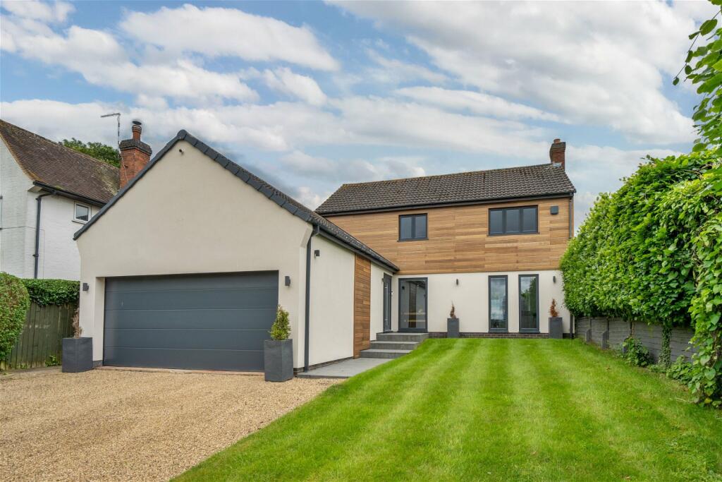 3 bedroom detached house for sale in Desford Road, Kirby Muxloe, LE9
