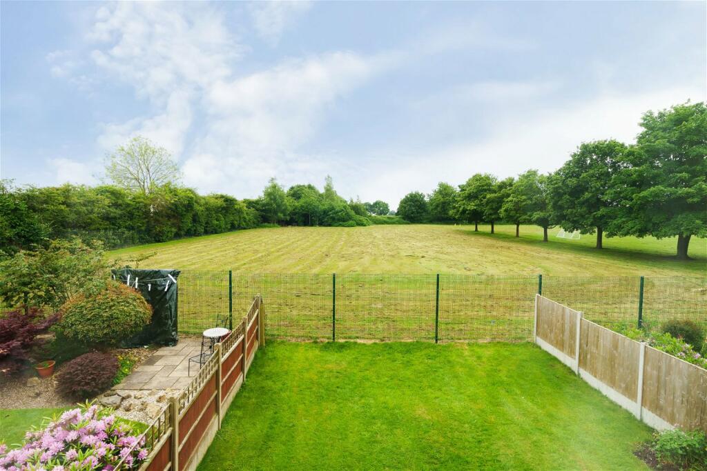 4 bedroom semidetached house for sale in Norfolk Road, Desford