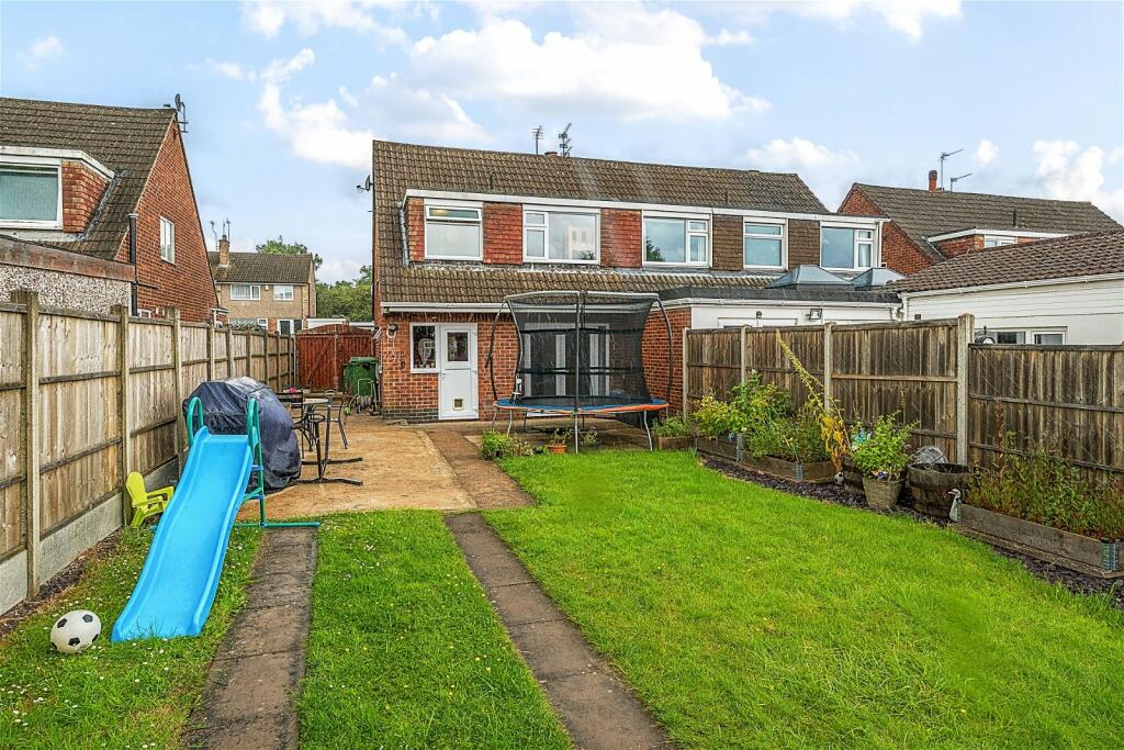 3 bedroom semidetached house for sale in Packer Avenue, Leicester