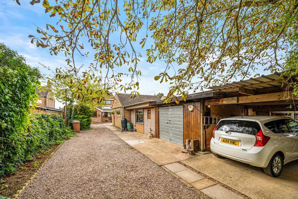 4 bedroom detached house for sale in Sandbank, Wisbech St Mary, Wisbech