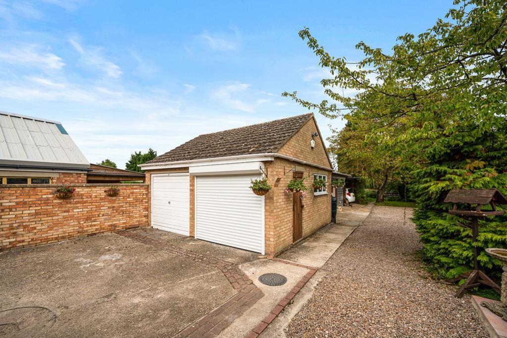 4 bedroom detached house for sale in Sandbank, Wisbech St Mary, Wisbech