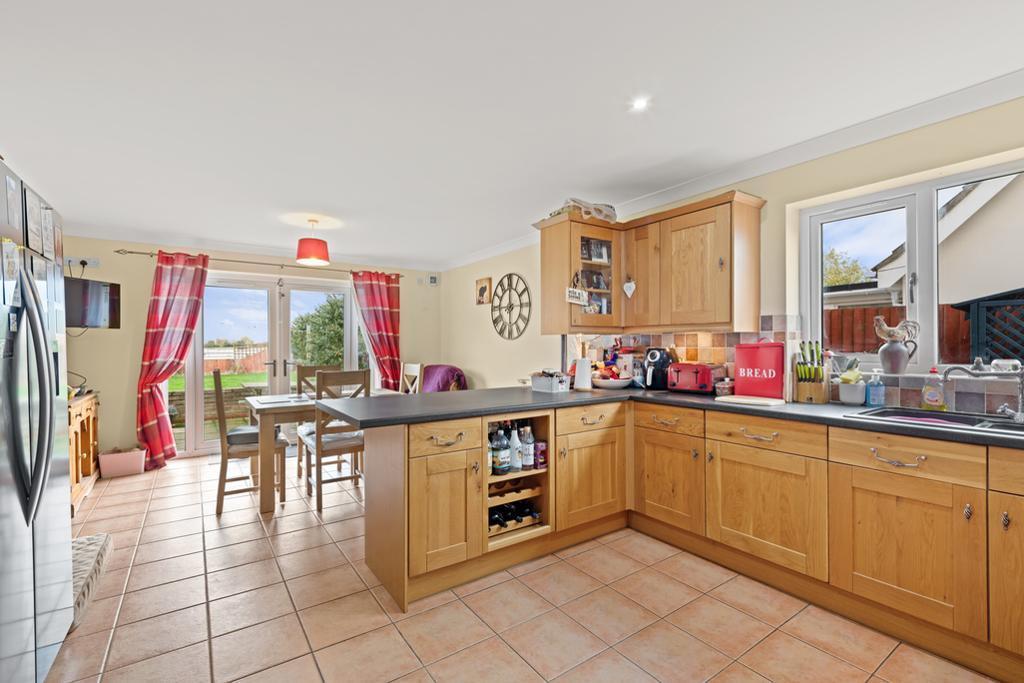 5 bedroom detached house for sale in High Road, Wisbech St Mary