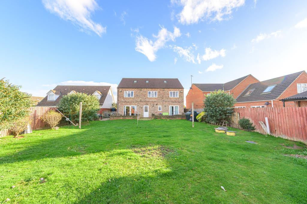 5 bedroom detached house for sale in High Road, Wisbech St Mary