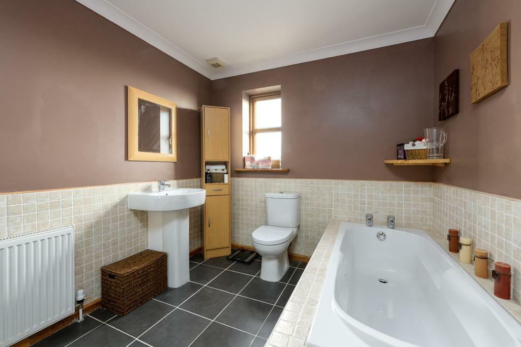 3 bedroom detached house for sale in Baulkins Drove, Sutton St James