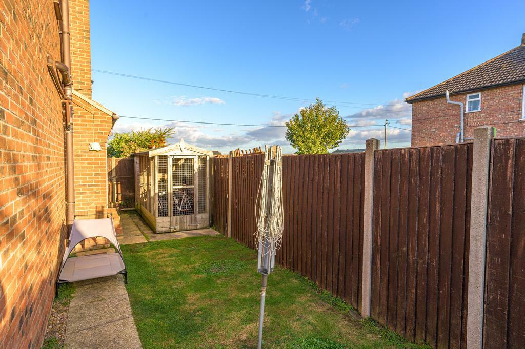 3 bedroom detached house for sale in Baulkins Drove, Sutton St James