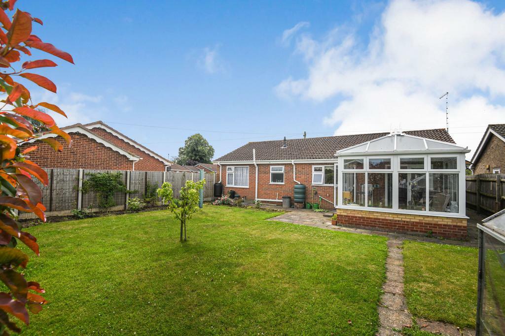 2 bedroom detached bungalow for sale in Woodlands, Long Sutton, Lincs
