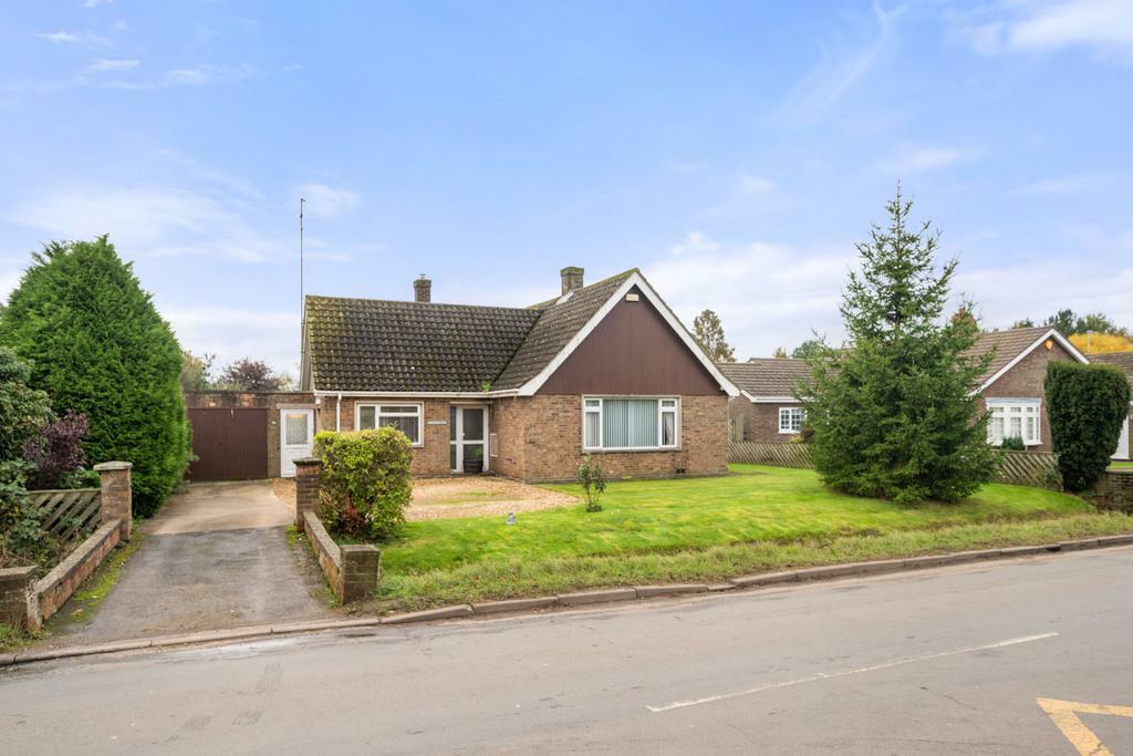 3 bedroom detached bungalow for sale in School Road, West Walton