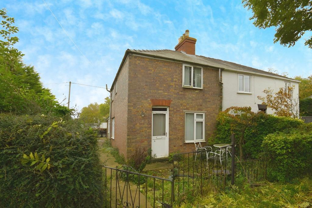 3 bedroom semidetached house for sale in West Drove North, Walton