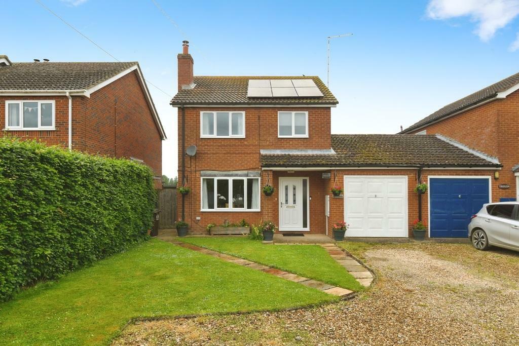 3 bedroom link detached house for sale in Cranesgate South, Whaplode St