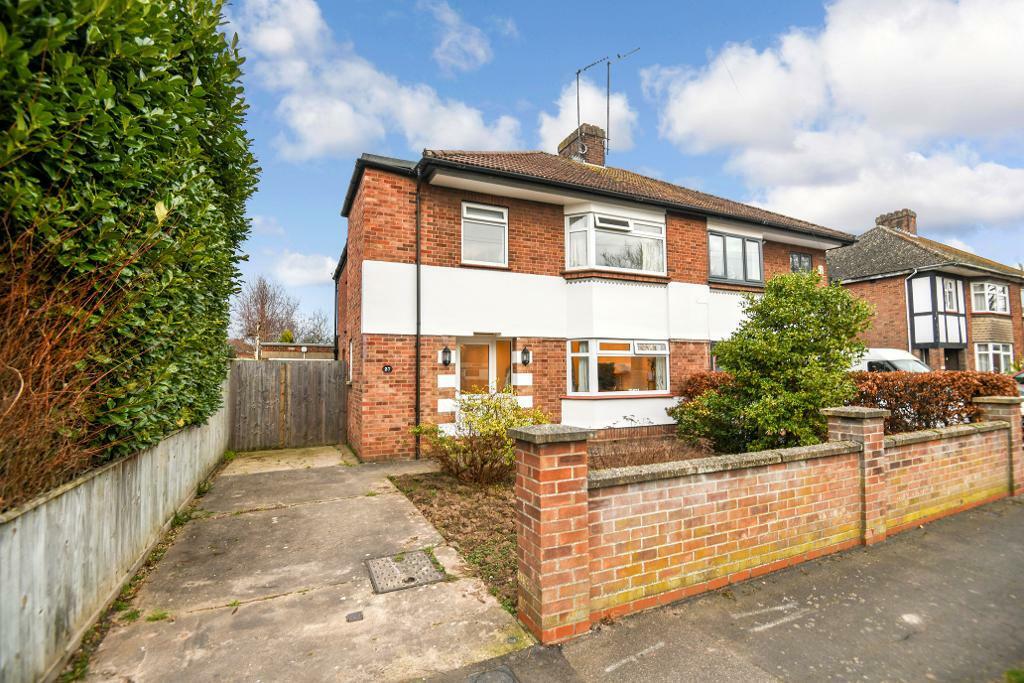 3 bedroom semidetached house for sale in Mount Drive, Wisbech