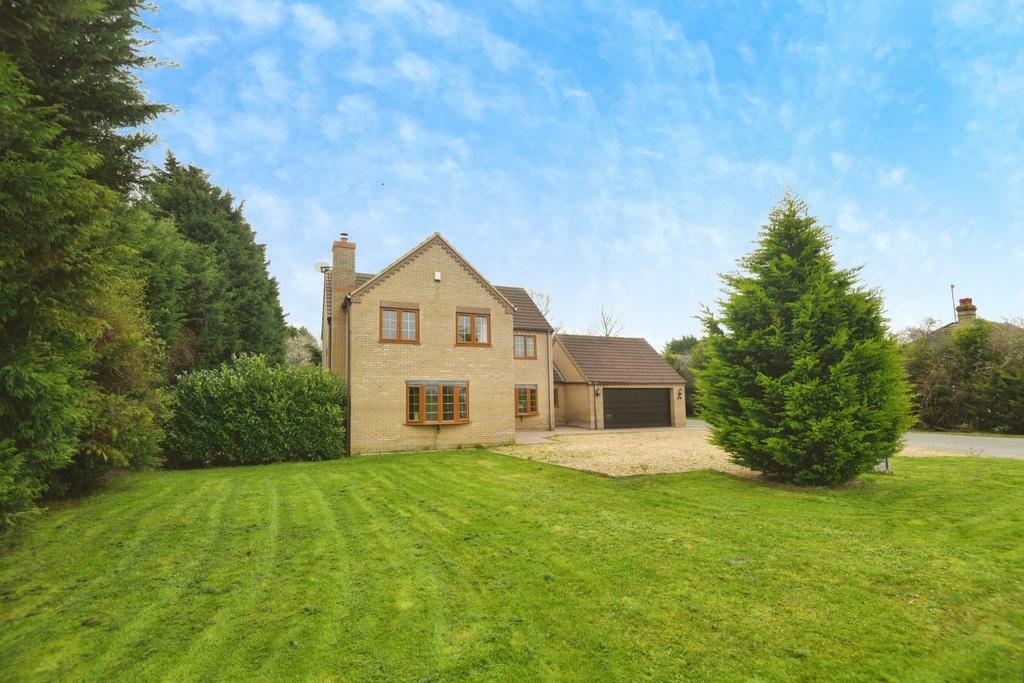 4 bedroom detached house for sale in Barton Road, Wisbech, Cambs, PE13