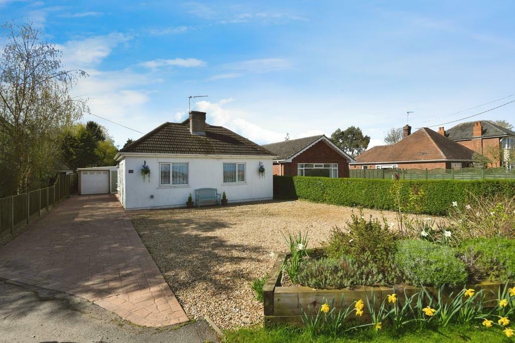 3 bedroom detached bungalow for sale in Gedney Road, Long Sutton