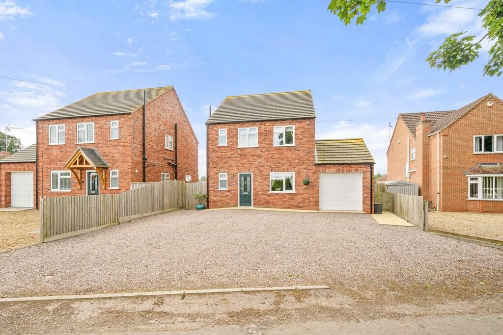 3 bedroom detached house for sale in Fen Road, Newton In The Isle
