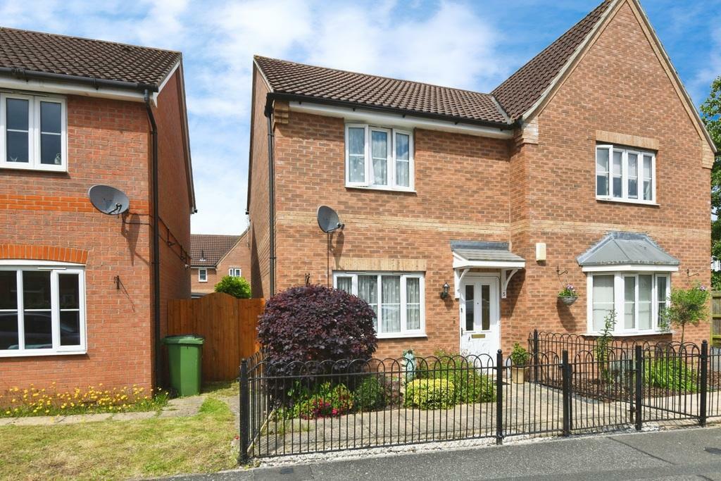2 bedroom semidetached house for sale in Copperfields, Wisbech, PE13