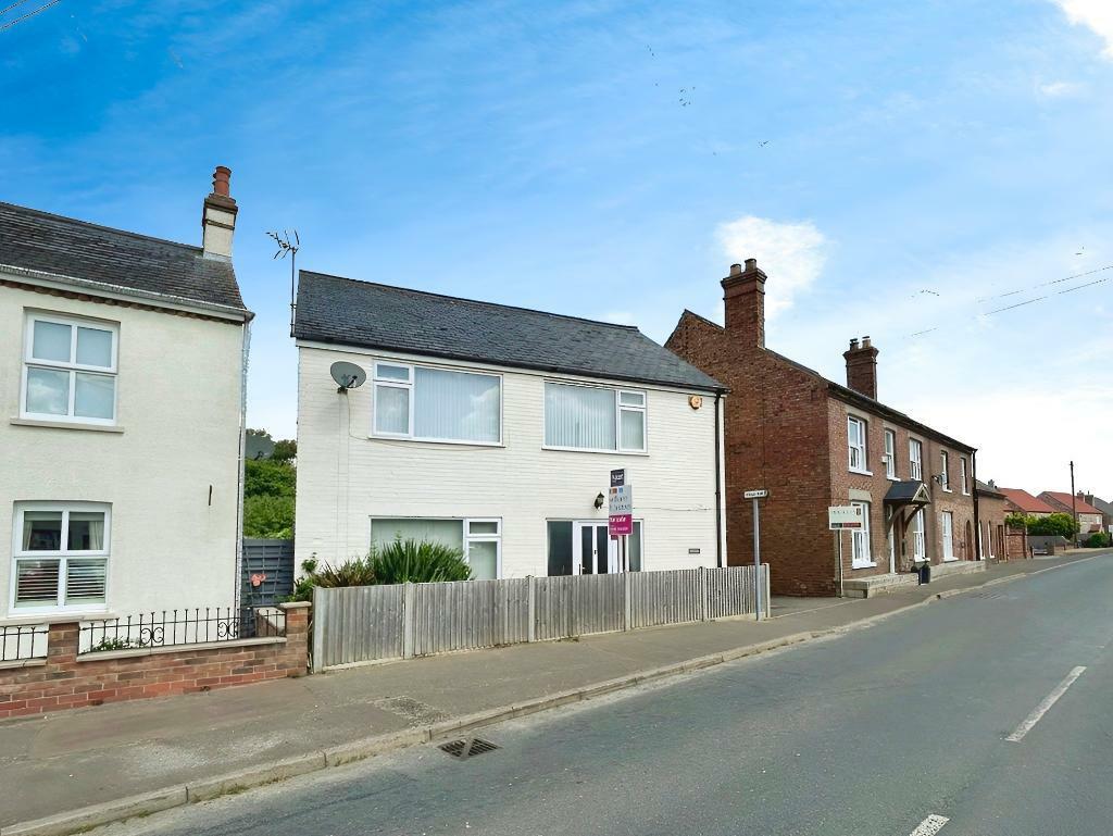 4 bedroom detached house for sale in Lynn Road, Walpole Highway