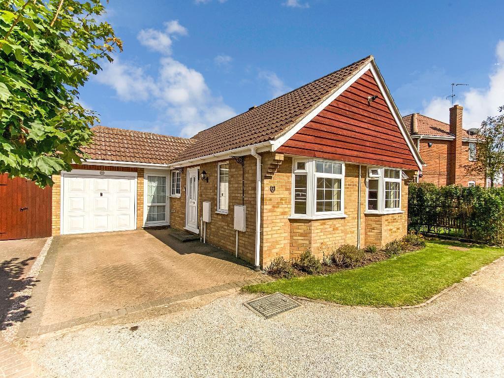 2 bedroom detached bungalow for sale in Kestrel Drive, Wisbech, Cambs