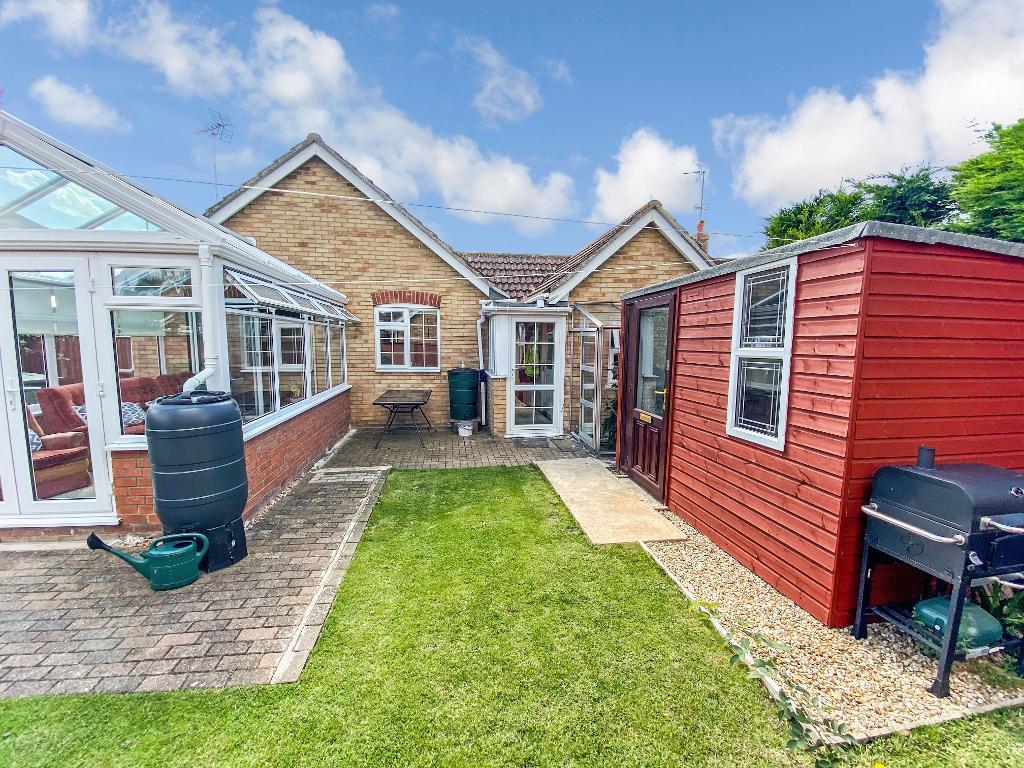 2 bedroom detached bungalow for sale in Kestrel Drive, Wisbech, Cambs