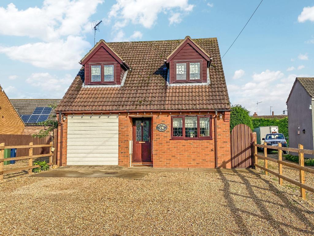 3 bedroom detached house for sale in Gorefield Road, Leverington