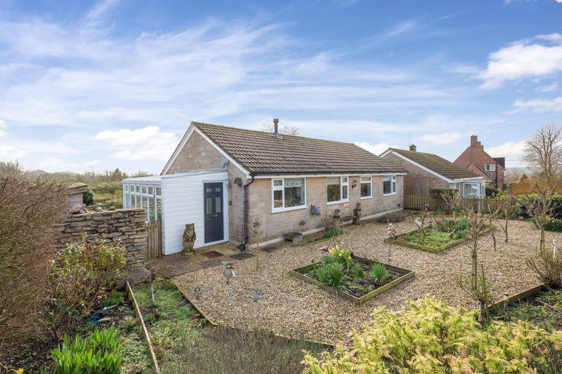 2 bedroom detached bungalow for sale in Back Lane, Kington Magna SP8