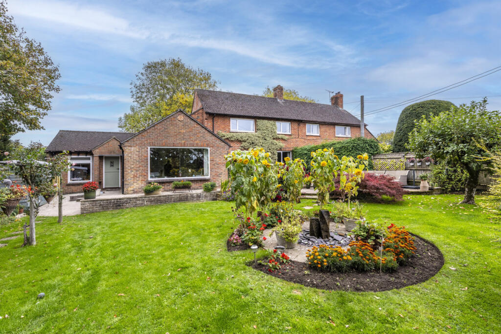 Main image of property: 2 Jacobs Ladder, Child Okeford, DT11 8