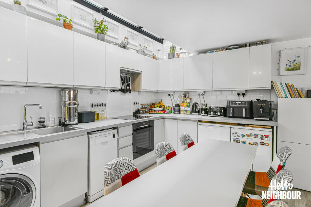 2 bedroom terraced house for rent in Blakenham Road, London, SW17