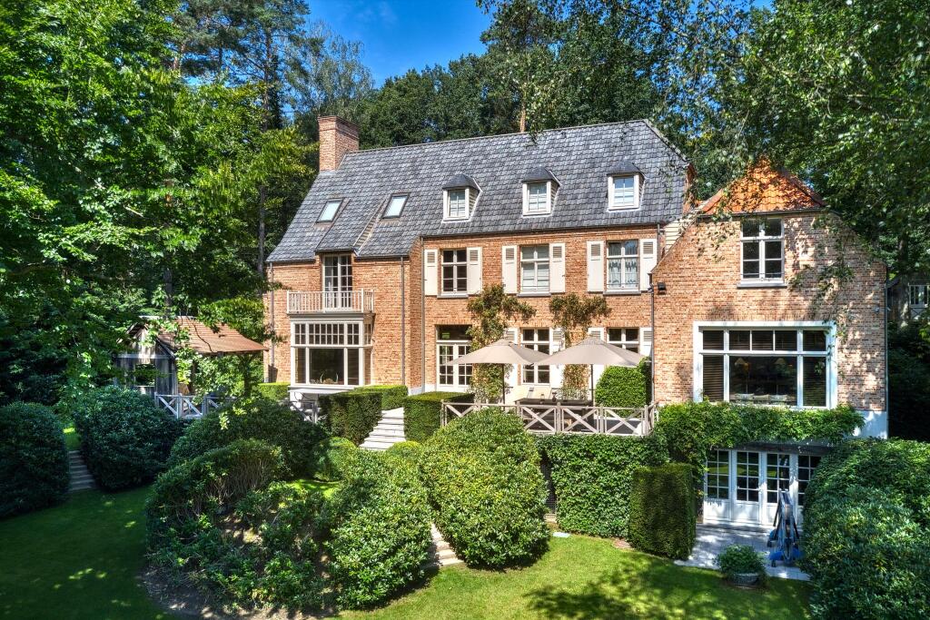 Main image of property: Walloon Brabant, Nivelles, Braine-l`Alleud
