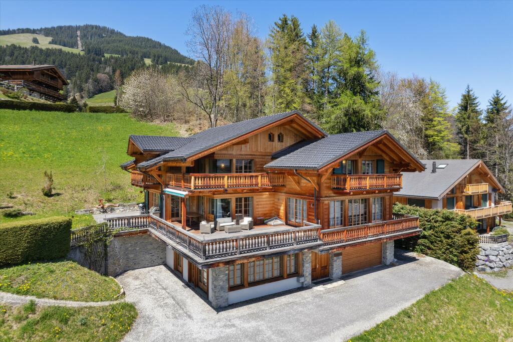 5 bedroom Chalet for sale in Valais, Champry