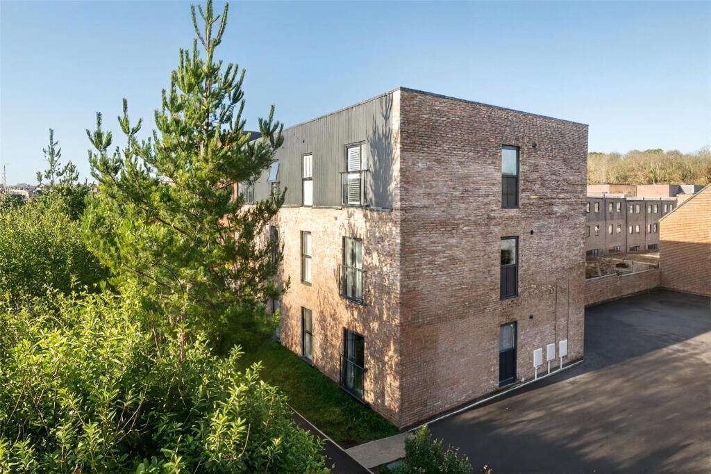 Main image of property: Pinhoe, Exeter