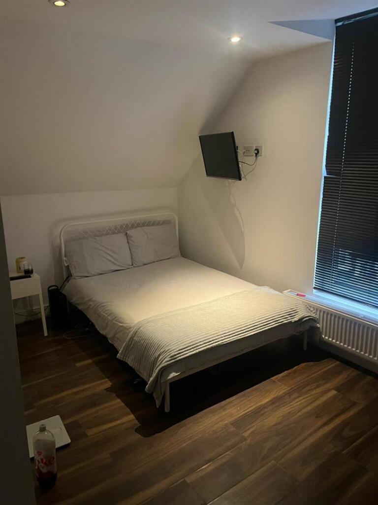 Main image of property: Clinton Road, London *All Bills Included*