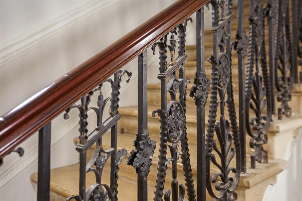 Additional property image - 2, 1 Sion Hill Place, Bath, Somerset, BA1