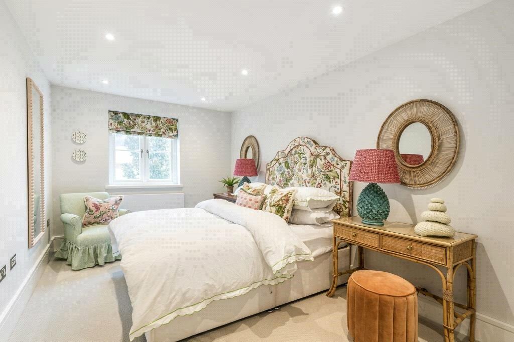 Additional property image - House 184 Bridgetower Drive, Holburne Park, Warminster Road, Bath, BA2