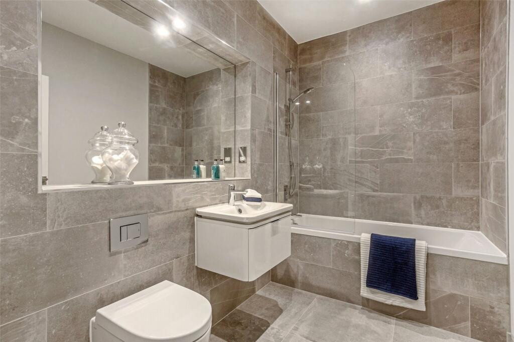 Additional property image - House 190 Bridgetower Drive, Holburne Park, Warminster Road, Bath, BA2