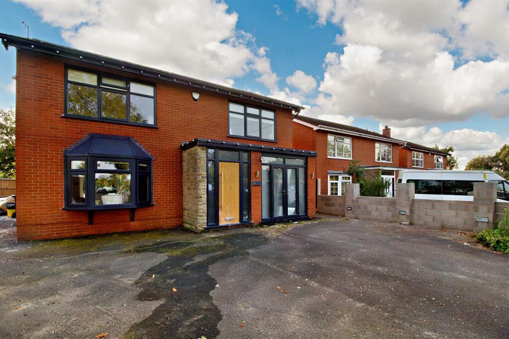 4 bedroom detached house for sale in Moorfield Lane, Scarisbrick