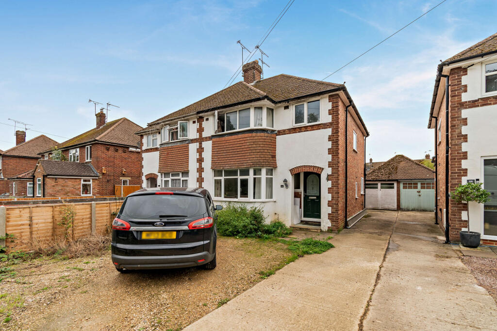 Main image of property: Manor Road, Banbury, OX16